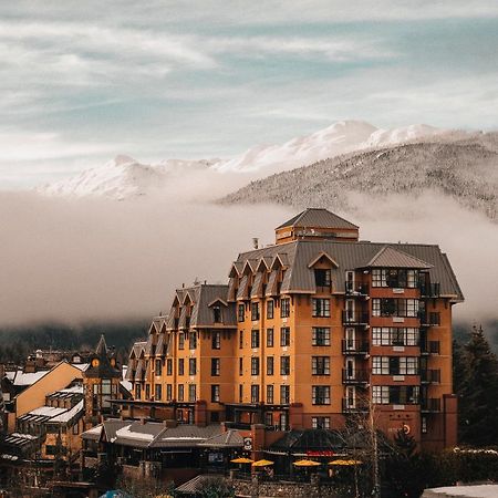 Sundial Hotel Уислър Екстериор снимка