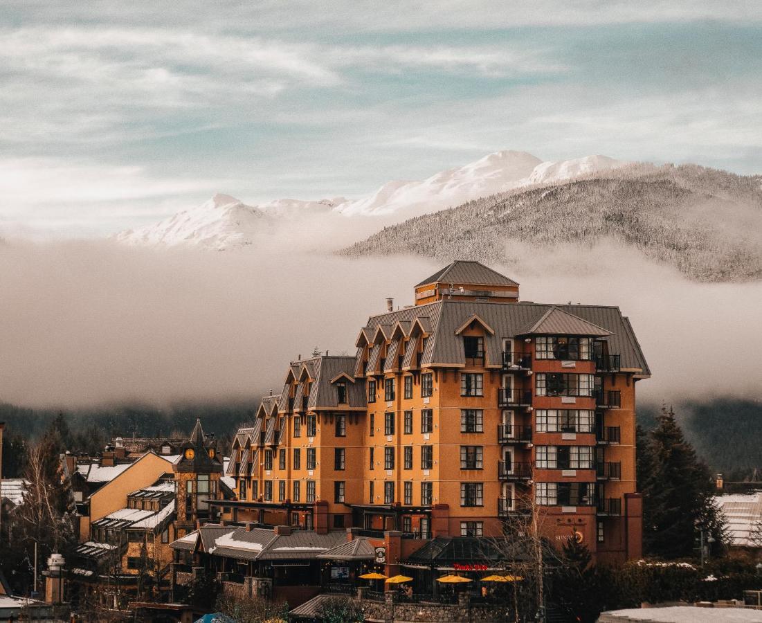 Sundial Hotel Уислър Екстериор снимка