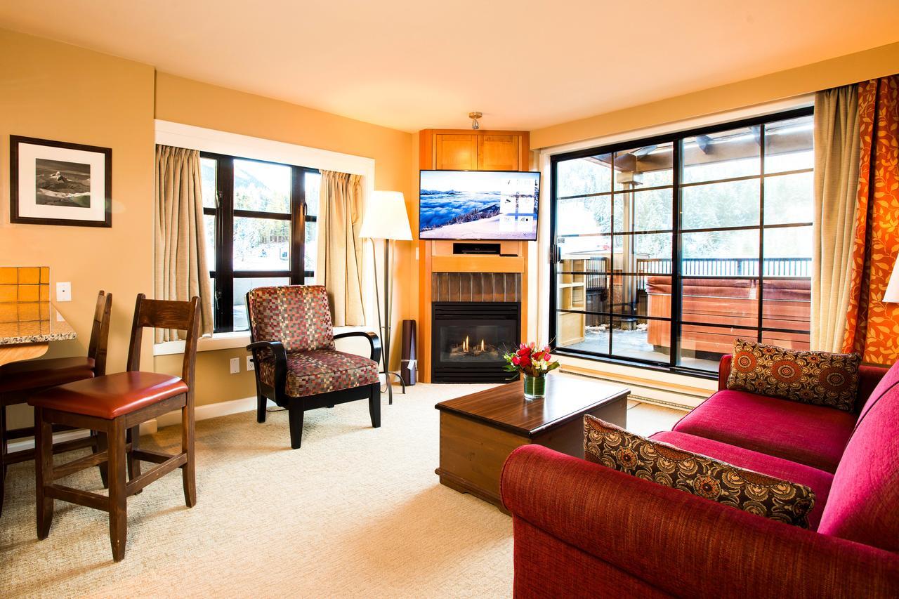 Sundial Hotel Уислър Екстериор снимка