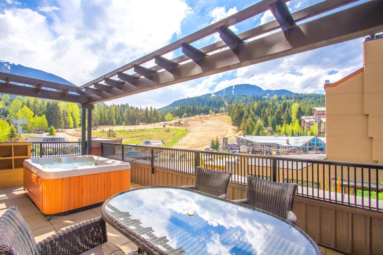 Sundial Hotel Уислър Екстериор снимка
