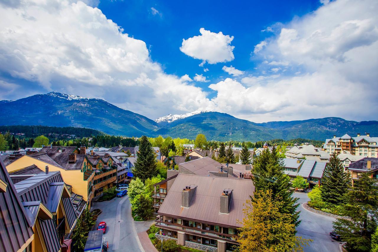 Sundial Hotel Уислър Екстериор снимка